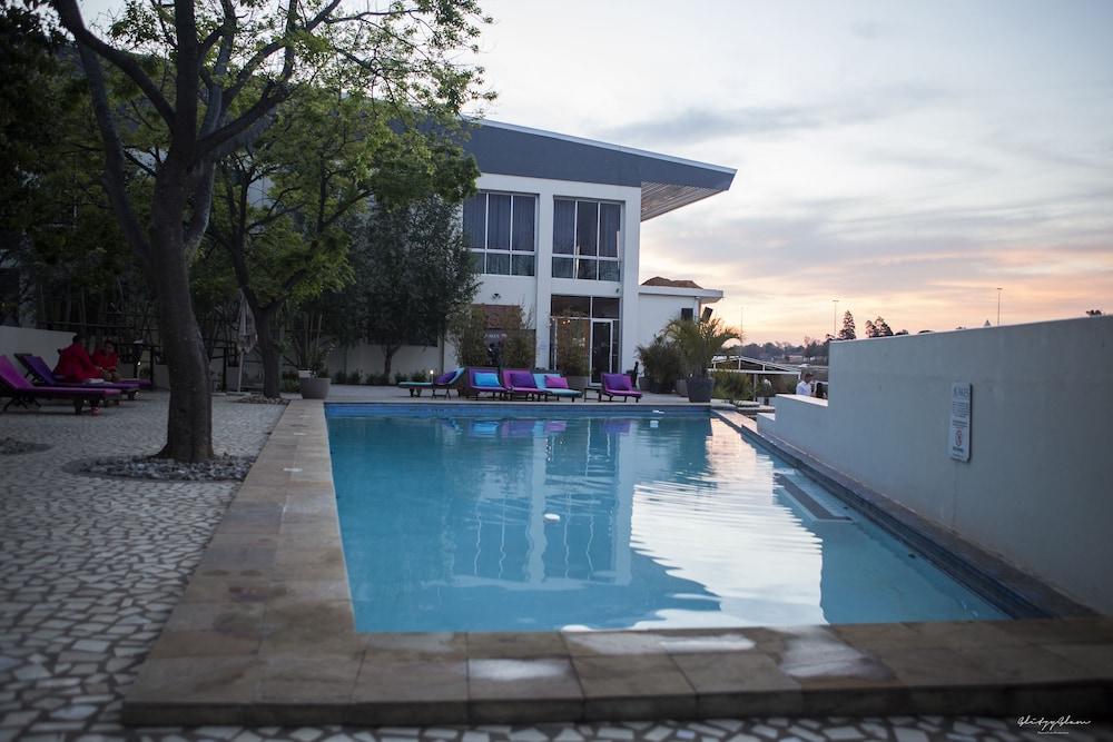 The Lakes Hotel & Conference Centre Benoni Bagian luar foto