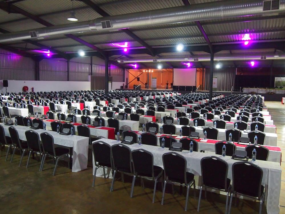The Lakes Hotel & Conference Centre Benoni Bagian luar foto