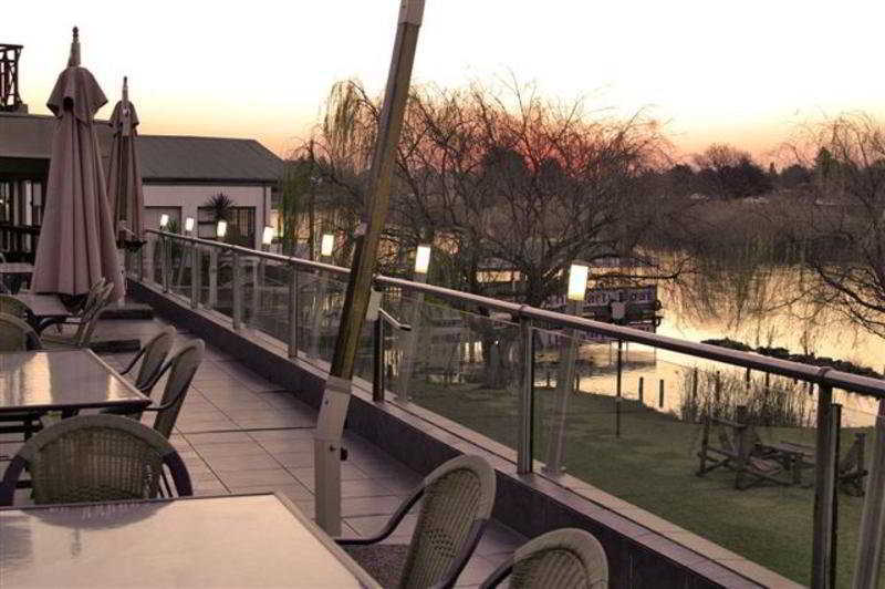 The Lakes Hotel & Conference Centre Benoni Bagian luar foto