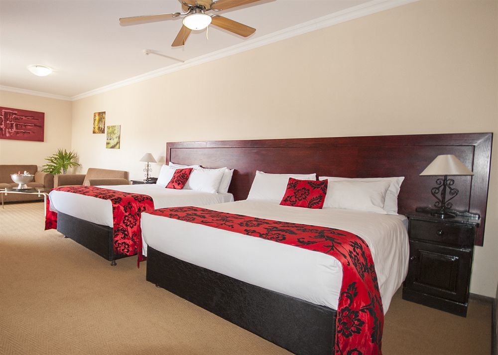 The Lakes Hotel & Conference Centre Benoni Bagian luar foto