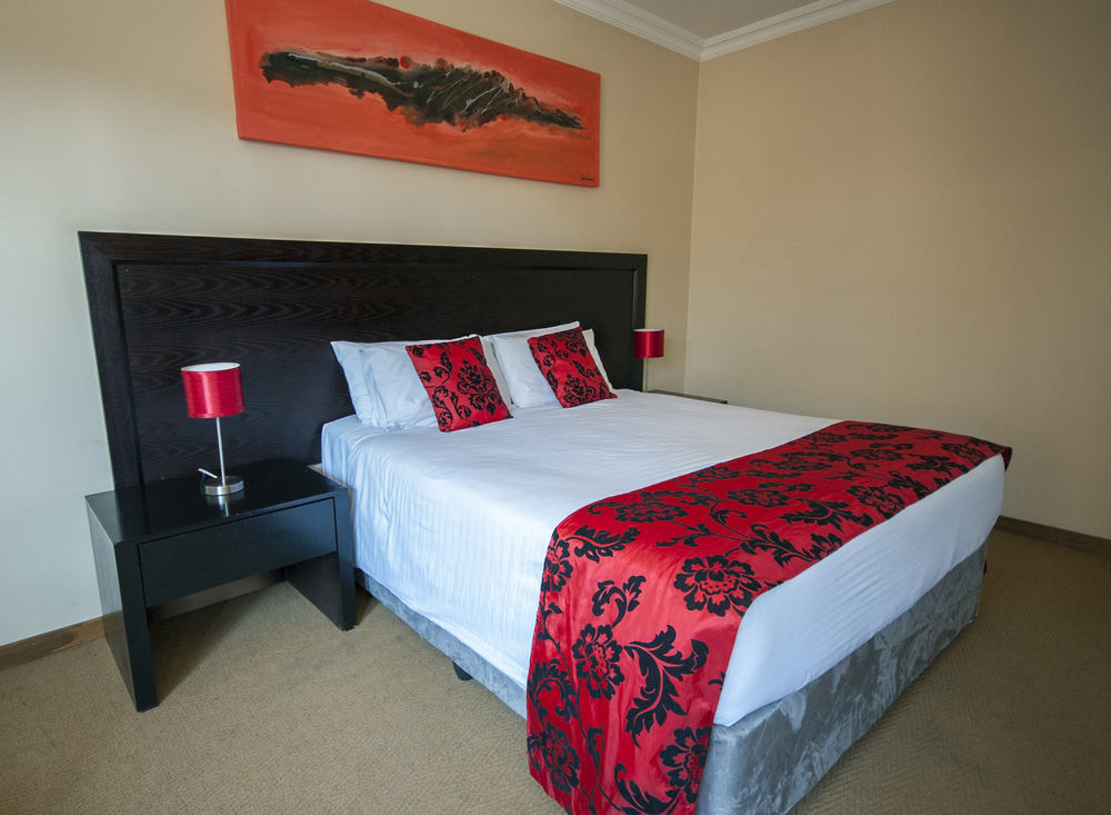 The Lakes Hotel & Conference Centre Benoni Bagian luar foto