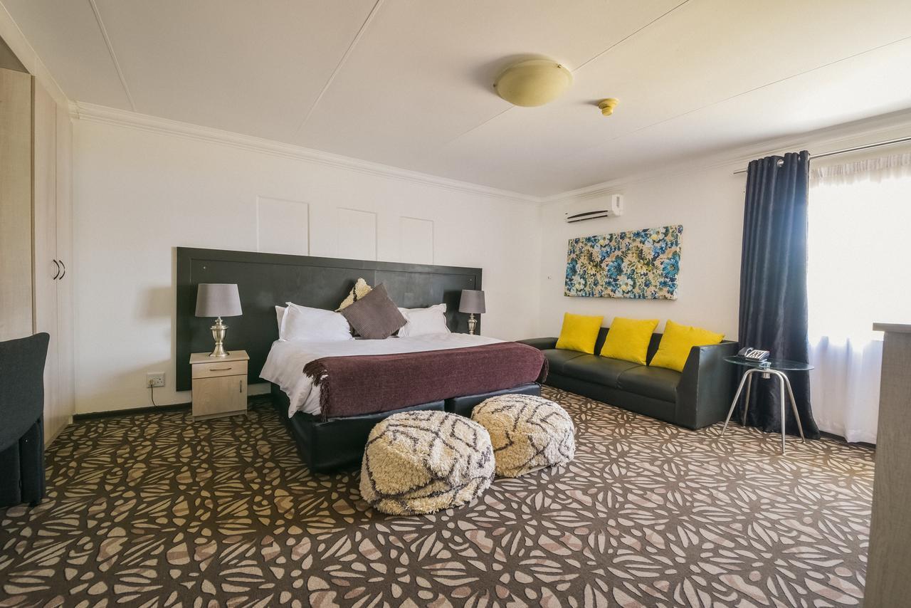 The Lakes Hotel & Conference Centre Benoni Bagian luar foto